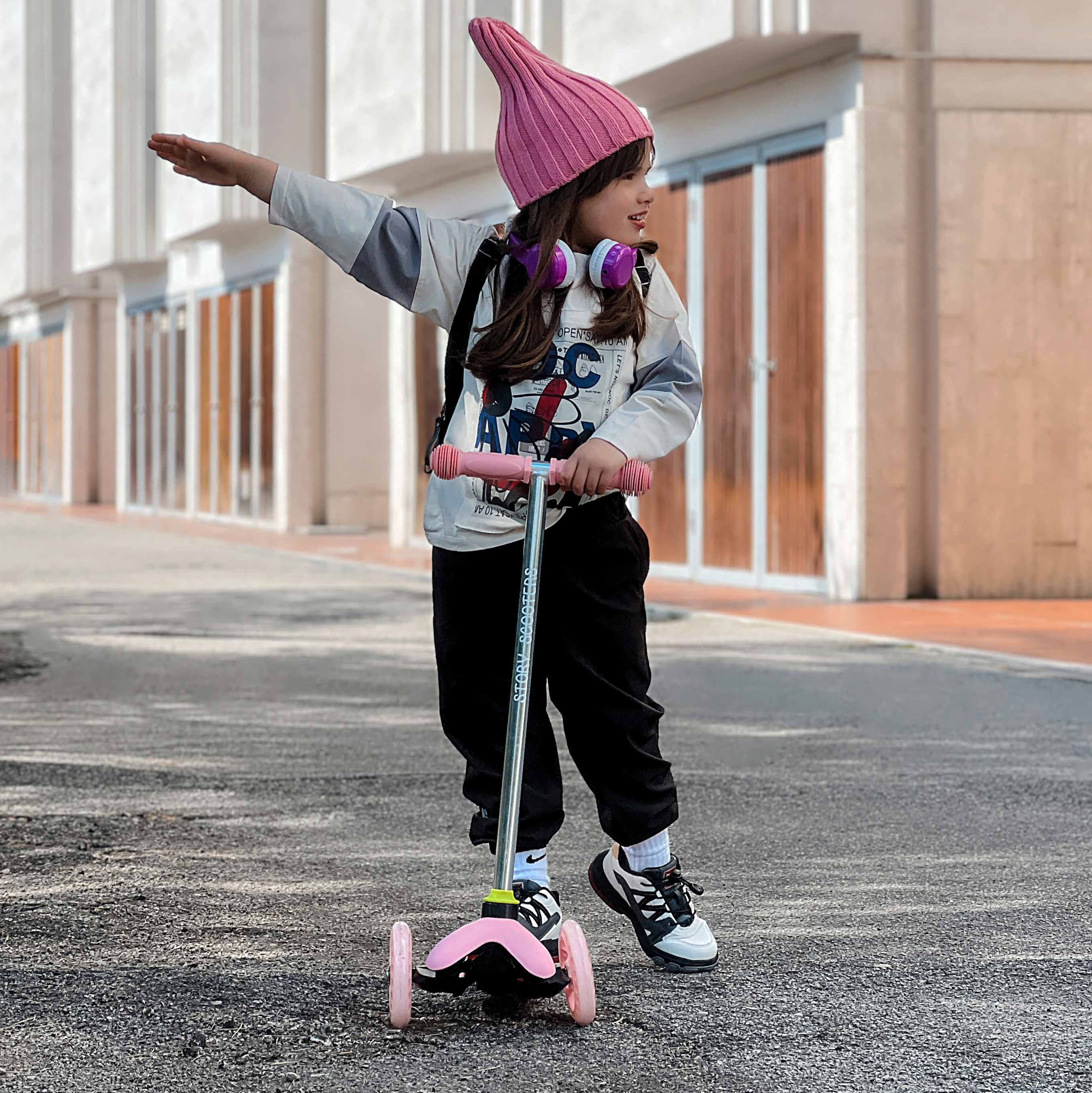Story Drive 3-Wheels Kids Scooter
