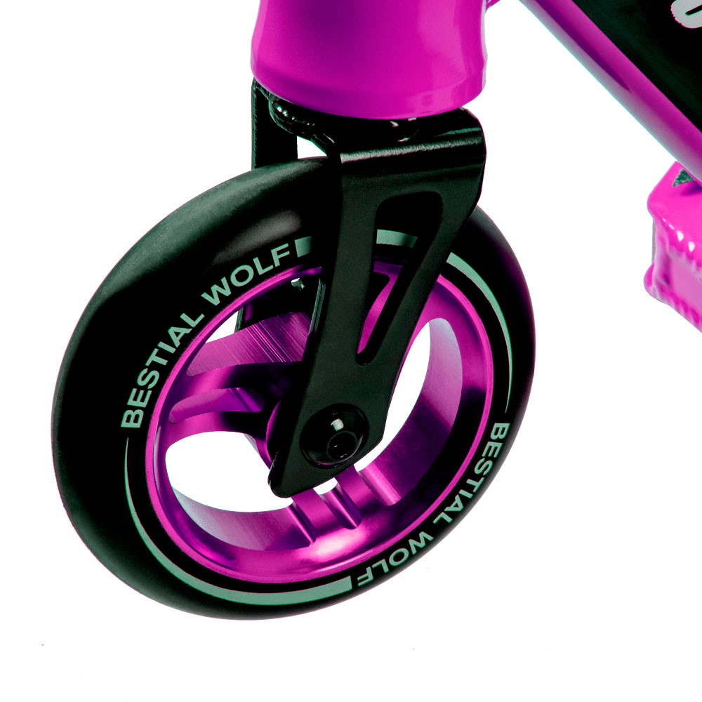 Bestial Wolf Booster B16 Stunt Scooter