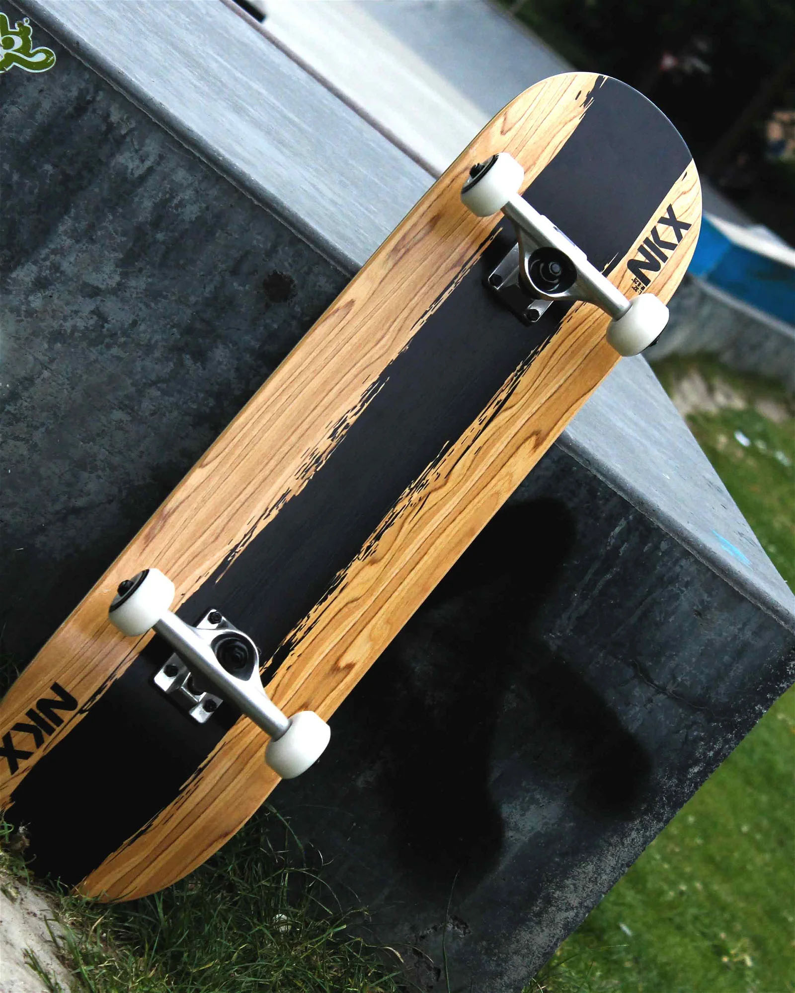 NKX Skateboard 8.25"