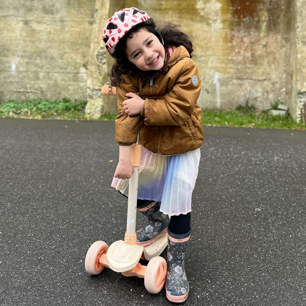 Story Mini Friends LED deluxe 3-wheel kids scooter