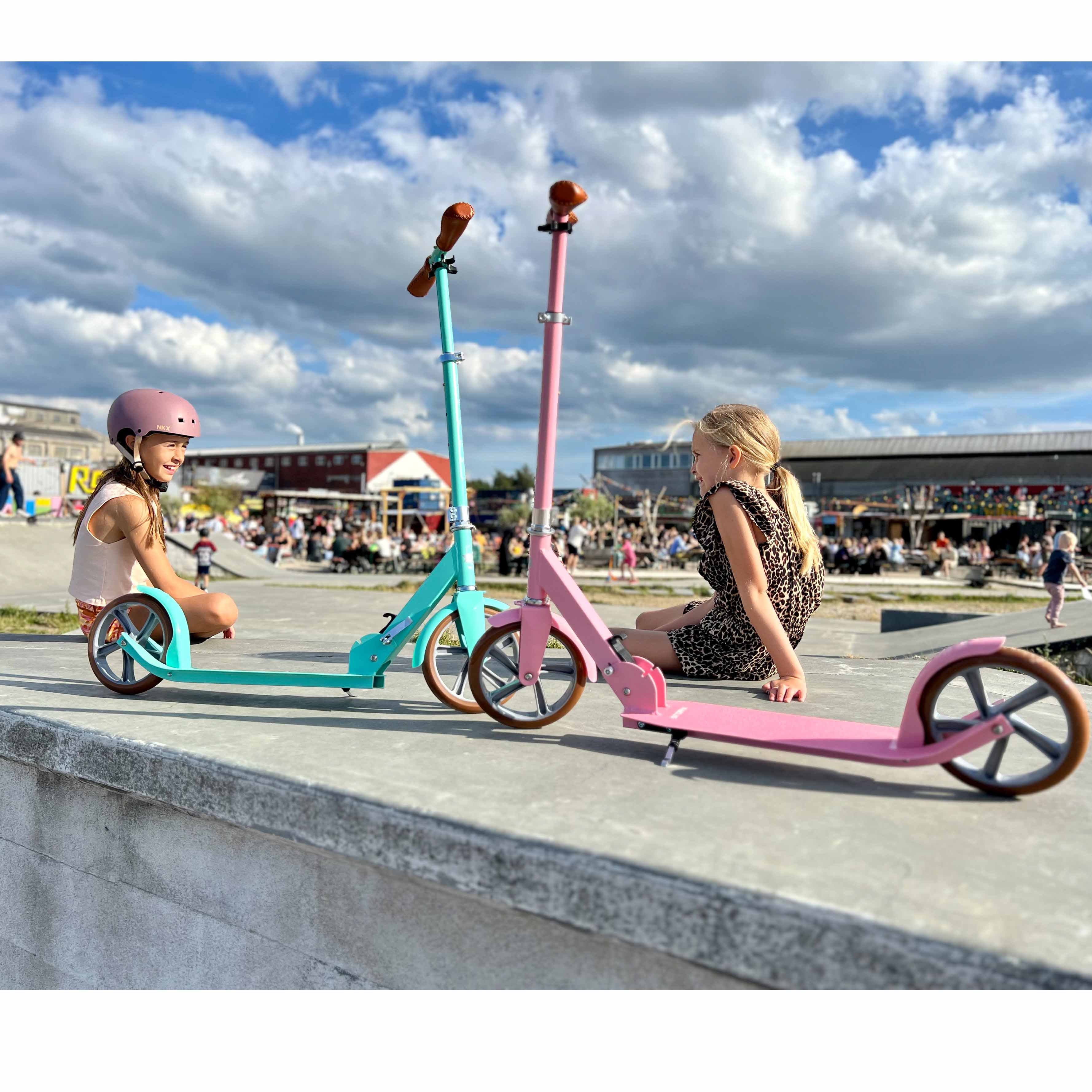 Story Urban GO! Foldable Commuter Scooter